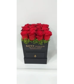 12 Rosen in einer Box