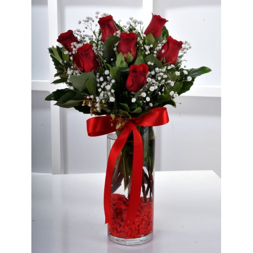 Bir Tutam Aşk 7 Kırmızı Gül Çiçek Arajmanı
